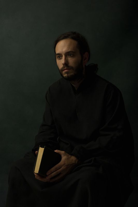 Монах фото превью