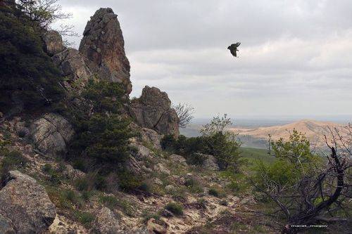 Горный пейзаж с видом на песчаную гору..