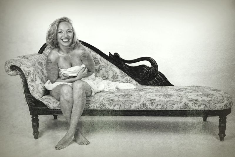 Monroe on the Chaise фото превью