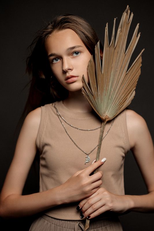 девушка, модель, портрет, фотосессия, студия, гламур, girl, model, modeling, young, portrait, творческий портрет, женский портрет, woman, young woman, glamour, постановка, постановочная фотография, fashion София фото превью