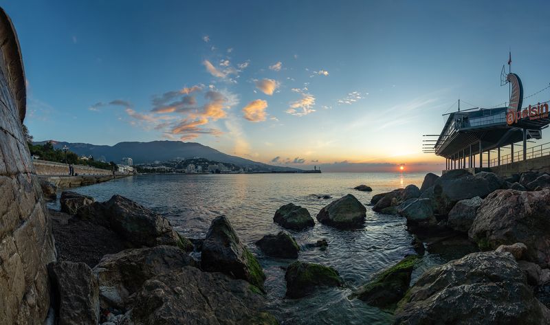 ялта, крым, рассвет Рассвет на Ялтинской набережной фото превью