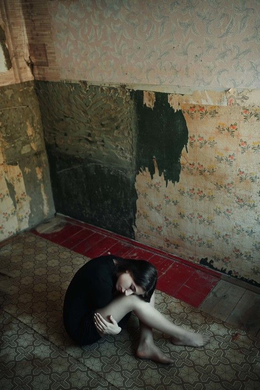 Alone фото превью