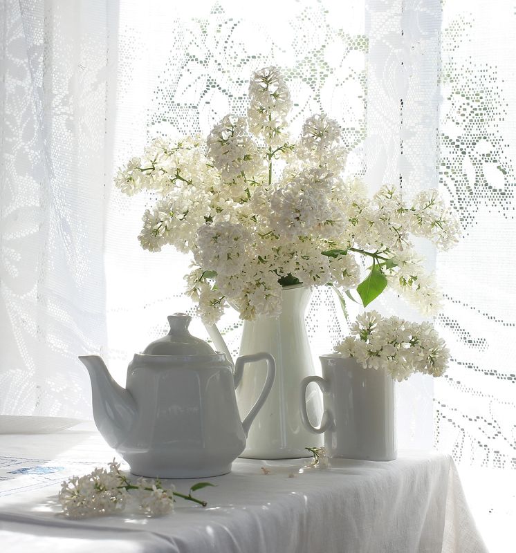 натюрморт, фотонатюрморт, весна, лето, сирень, букет, утро, высокий ключ, still life, stillifefoto, художественное фото, фотохудожник, наталья казанцева Утро нового дня. Давнее, не идеальное. Копия с моей стр. в соцсетях, оригинал утрачен... фото превью