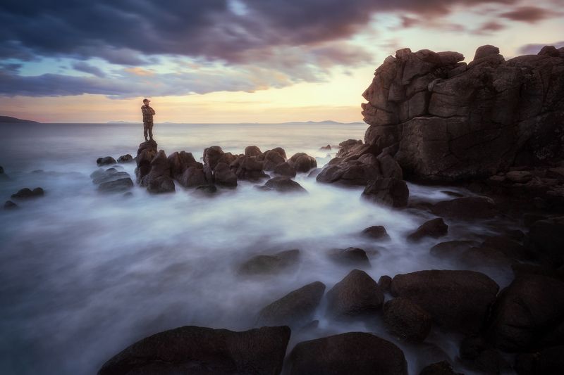 море, скалы Лицом к лицу фото превью