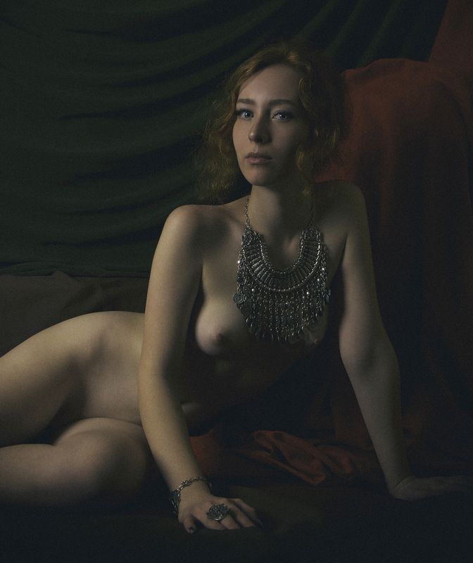 Dressed in luxury фото превью