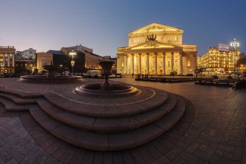Прошлогодняя новая подсветка Большого...