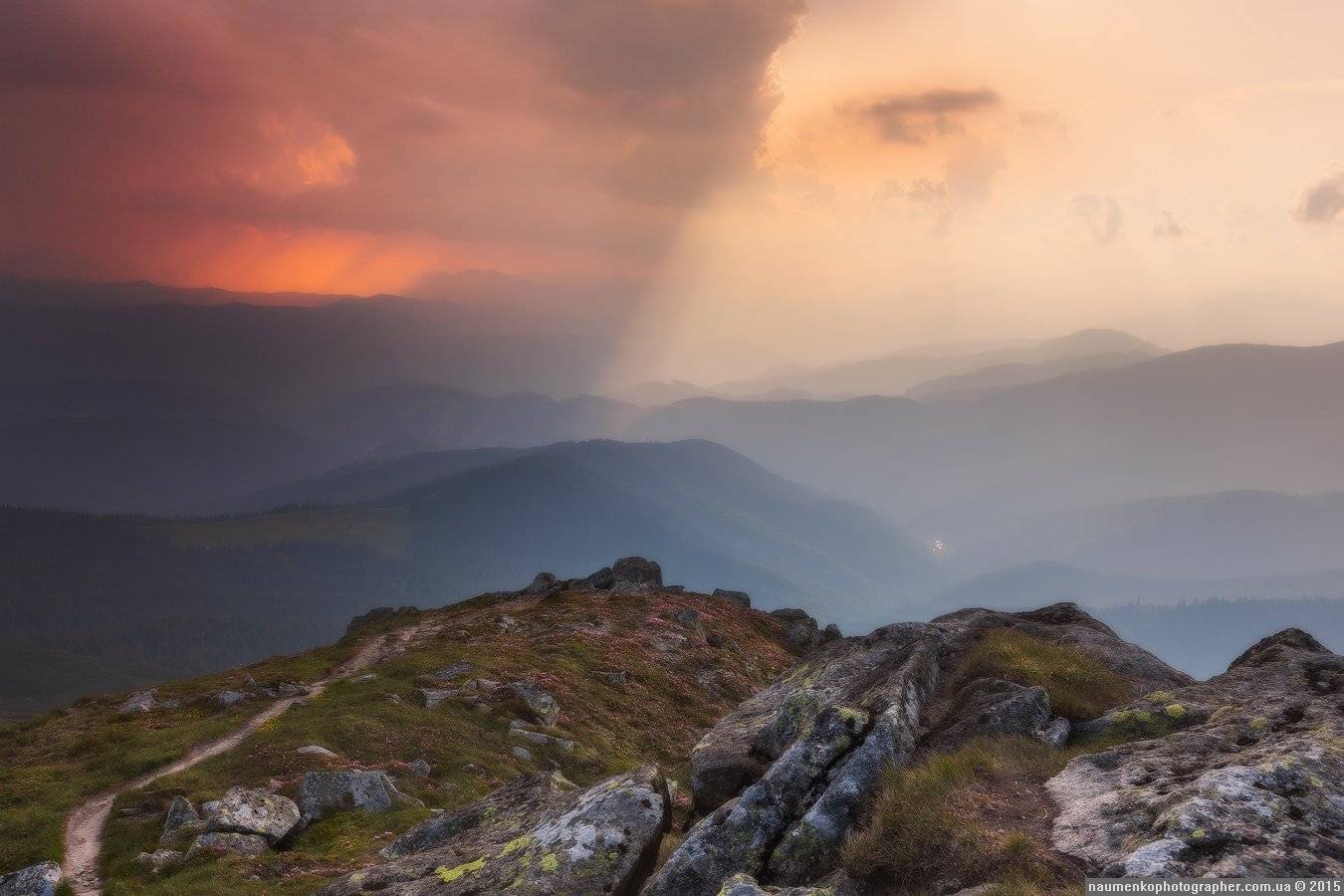 Белый слон, Горы, Карпаты, Лучи, Небо, Пейзаж, Поп иван, Черногорский, Александр Науменко