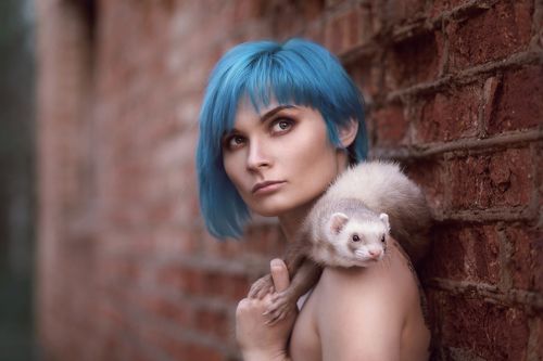 Рената с другом)