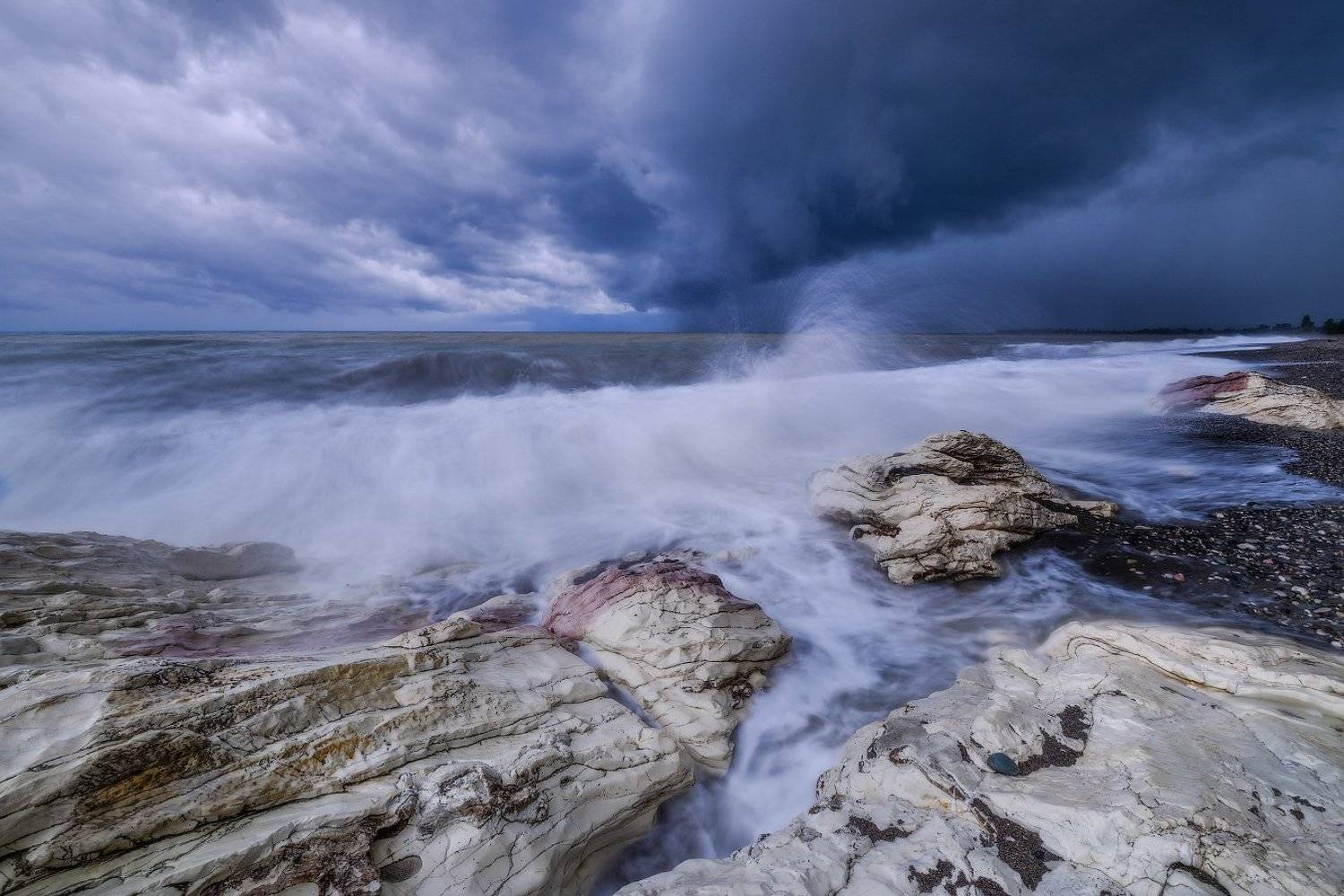 Абхазия, Белая скала, Черное море, Роман Горячий