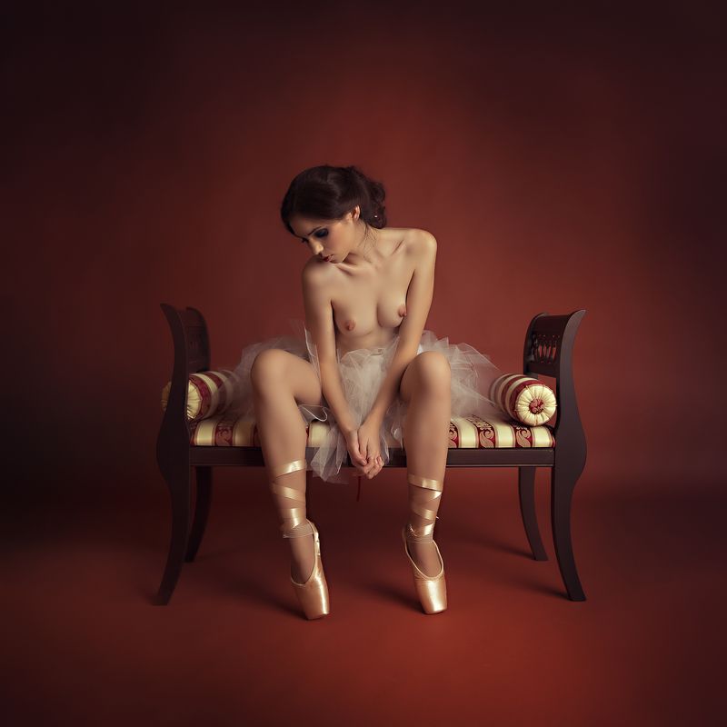 portrait nude woman Ballerina girl фото превью