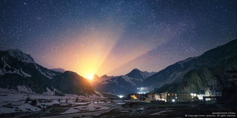 Восход Луны над Гималаями фото превью