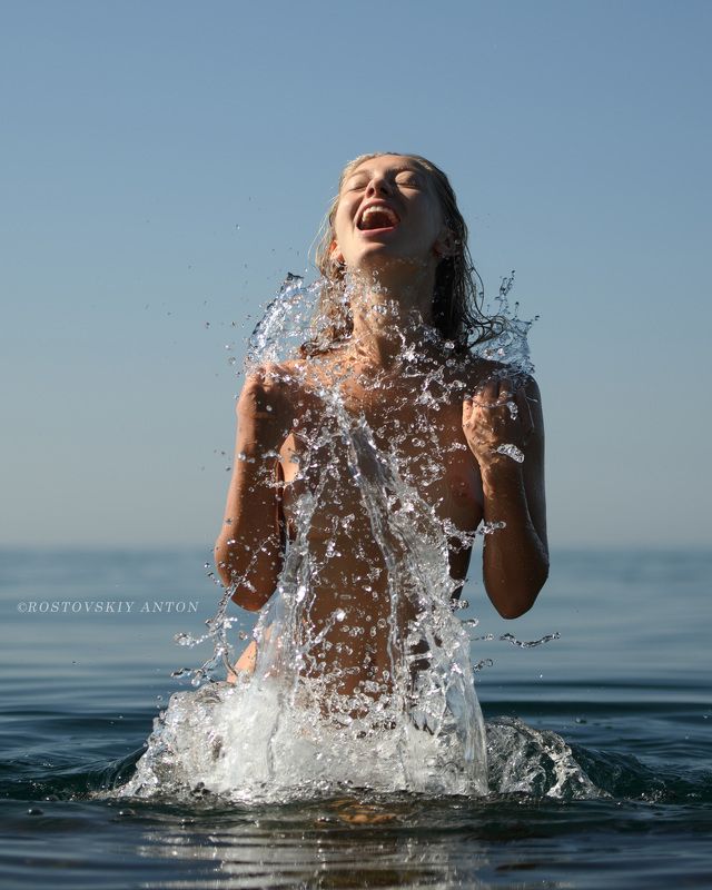 солнце, море, пляж, девушки Купания утром | Anna Ioannova фото превью