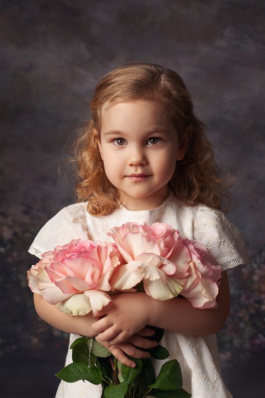 love, baby, family, babyphoto, familyphoto, children, childrenphoto, childrenphotography, девочка, милашка, малышка, детский портрет, девочка с цветами, студийный портрет, портрет девочки, детская фотосессия, студийная фотосессия, фотосессия  фото превью