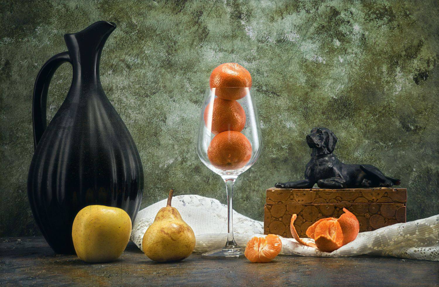 натюрморт,стекло,статуэтка,кувшин,фрукты,фон, Михаил Кудрявцев
