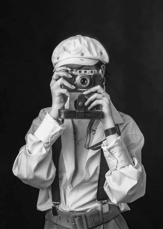 девушка с фотоаппаратом и кто тут фотограф... фото превью