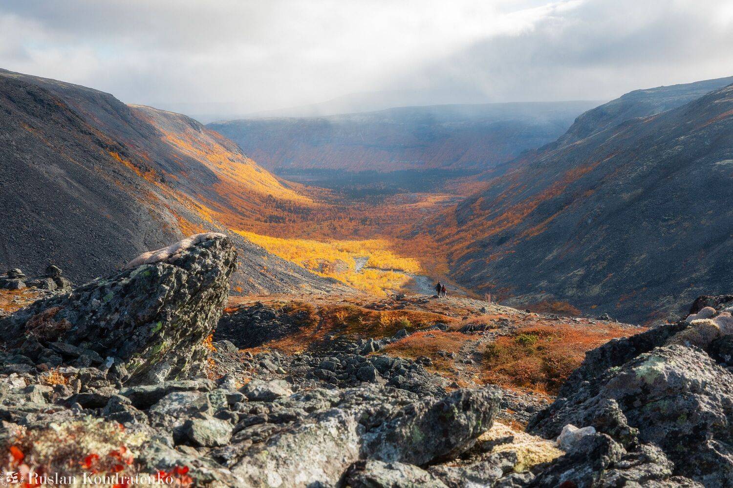 ловозерские тундры, сейдозеро, кольский полуостров, эльморайок, перевал, перевал эльморайок, горы, долина, осень, Руслан Кондратенко