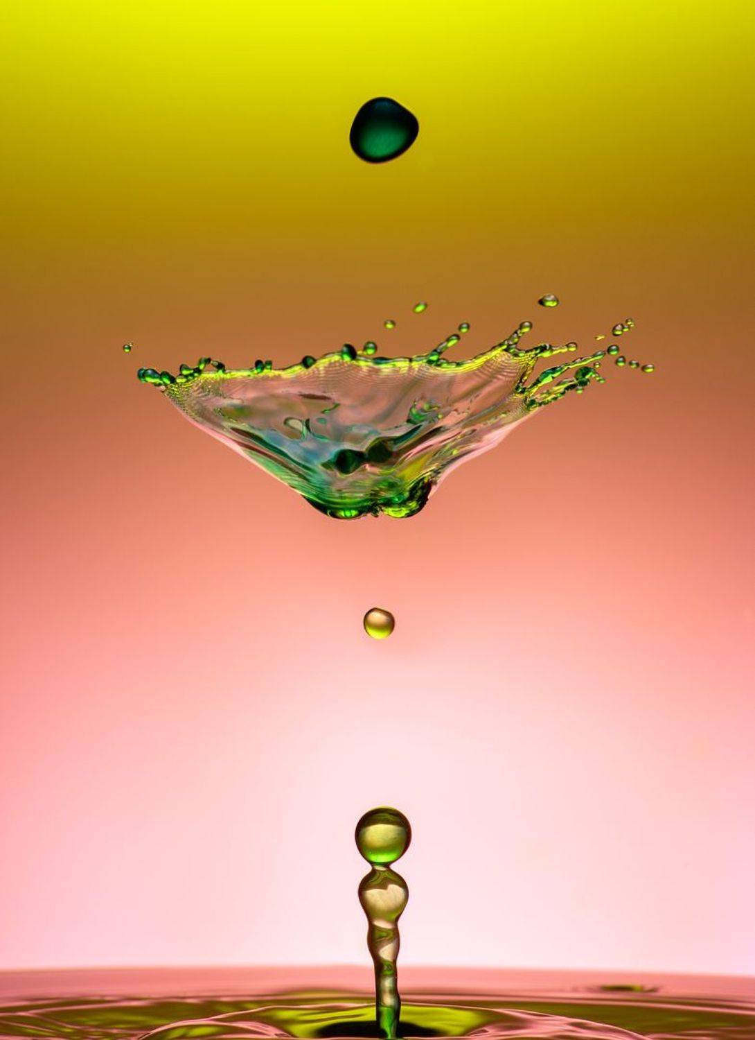 WATER,LIQUID,SPLASH PHOTOGRAPHY,ABSTRACT,TIME STOP,SPEED LIGTH,YOUSEF SAYADI,BLUE,YELLOW,MAGENTA,LIQUID ART,ABSTRACT ART,DROPS,MACRO,REFLECTIVE,HIGH SPEED PHOTOGRAPHY, YOUSEF SAYADI