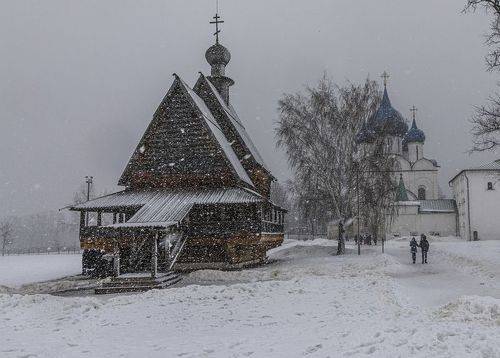 Снегопад в Суздале