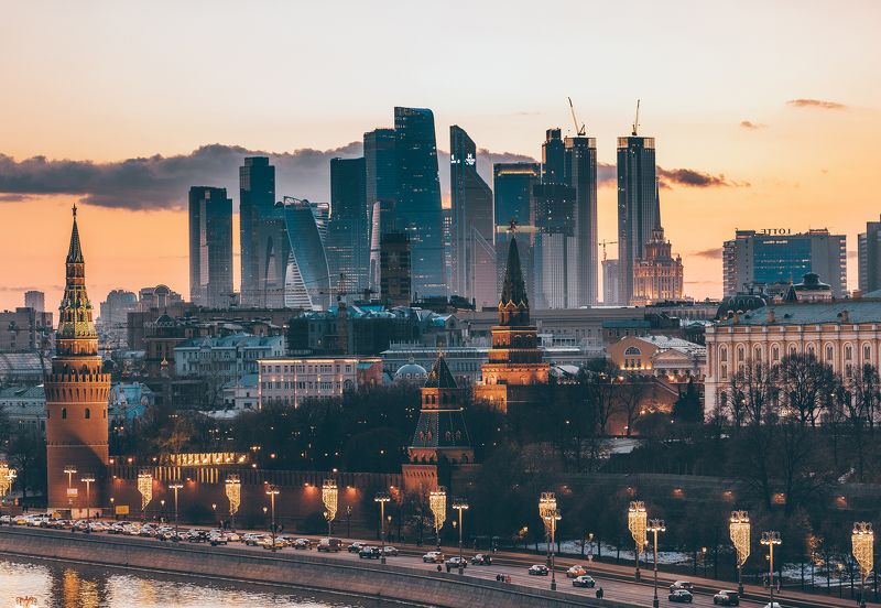 Весна пришла. Красота Москвы на закате. фото превью