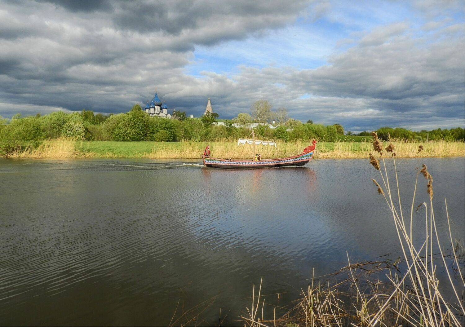 ладья река тростник храмы, Вера Петри