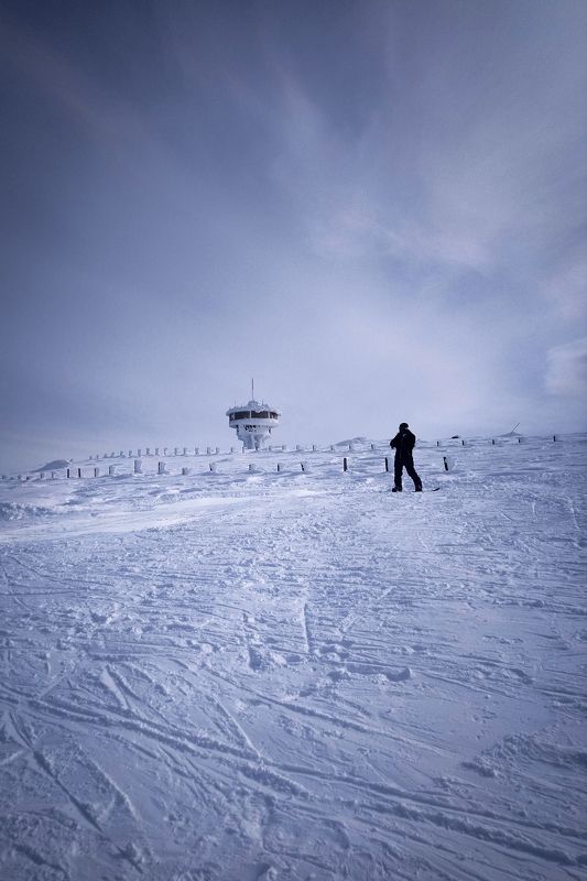 зима, пейзаж, снег, человек, планина Путешественик фото превью