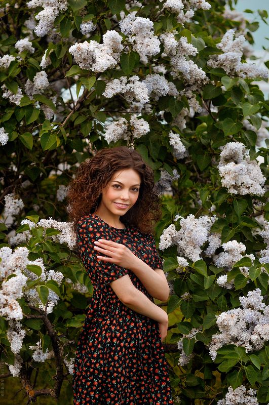 portrait, girl, портрет,style,light,spring,lilac,beauty,model,smile,woman,female,flowers,cute Angelica фото превью