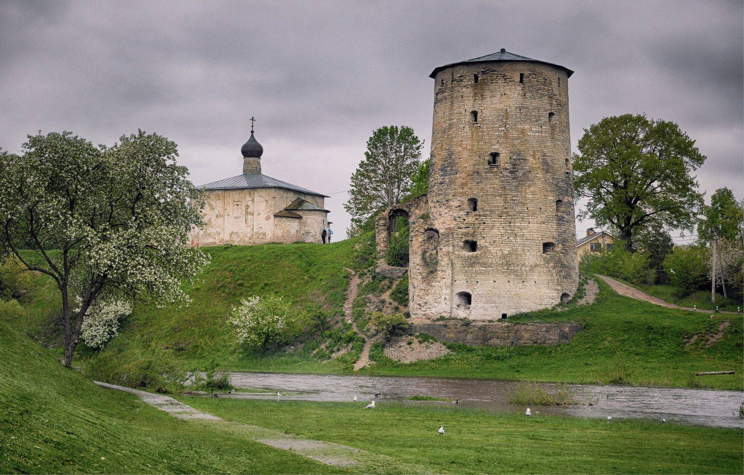 башня часовня речка чайки, Вера Петри