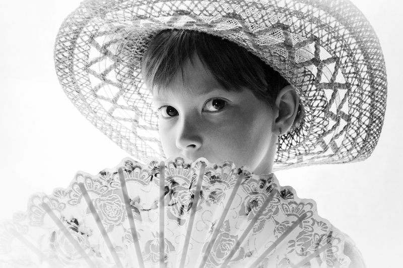 Мне нравится Ваш образ с веером ... фото превью