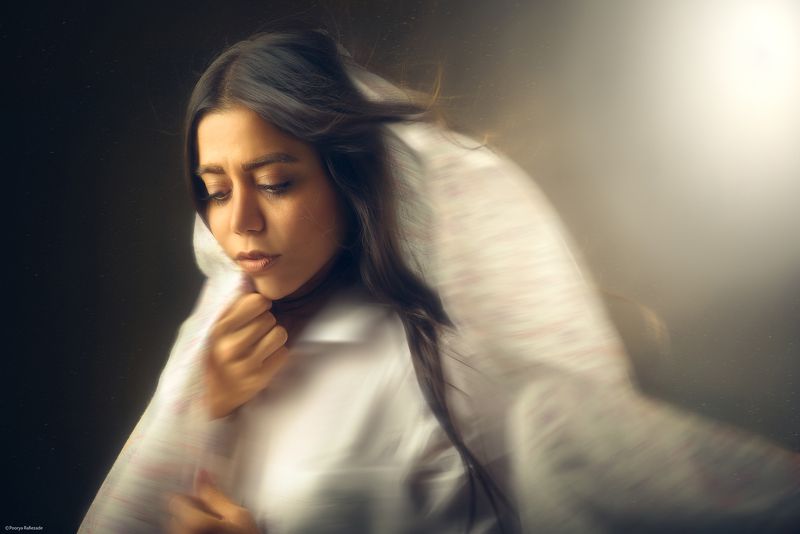 pooryarafiezade women dress wind golden light Yasaman фото превью