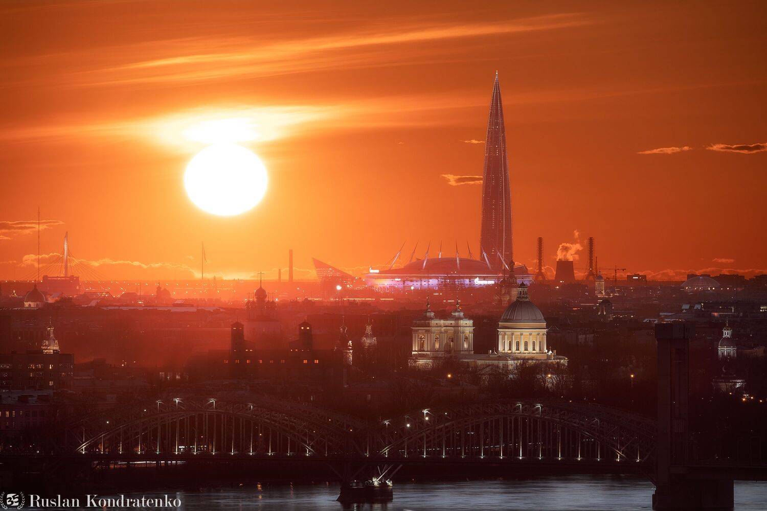санкт-петербург, закат, лахта-центр, лахта, небоскреб, прострел, мост, финляндский железнодорожный мост, лавра, александро-невская лавра, time blending, композитная фотография, Руслан Кондратенко
