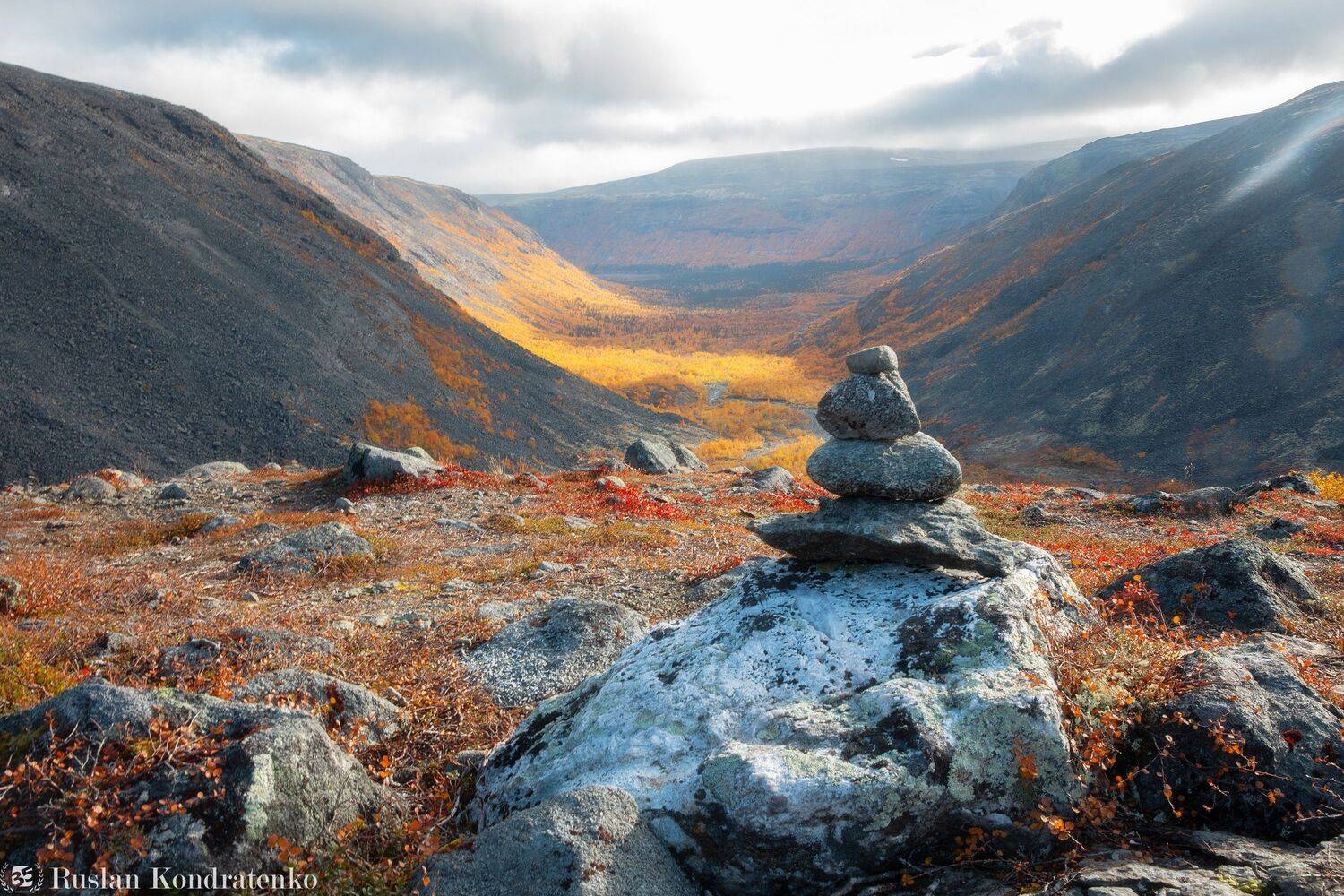 ловозерские тундры, сейдозеро, кольский полуостров, эльморайок, перевал, перевал эльморайок, горы, долина, осень, Руслан Кондратенко