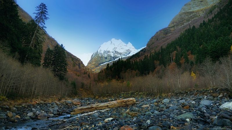 горы скалы река лес осень природа пейзаж камни на рассвете... Суфруджу фото превью