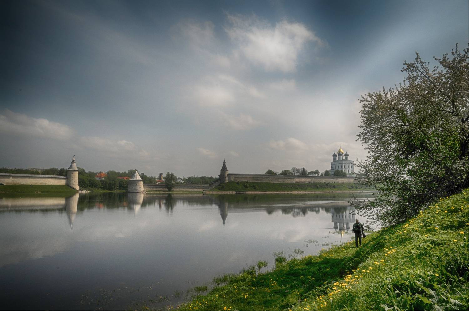 река кром яблоня рыбак, Вера Петри