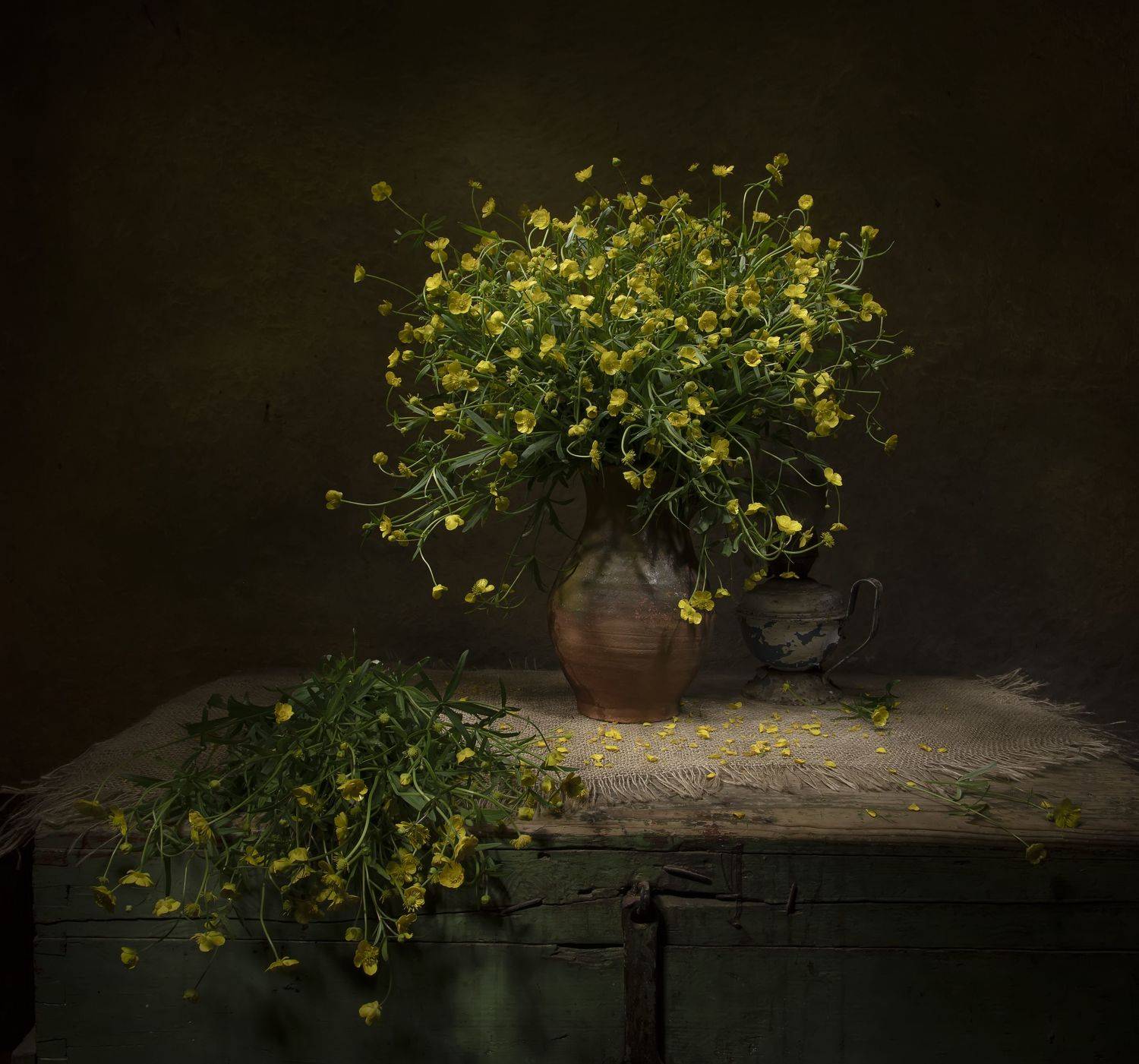 натюрморт, сундук, лютики, керосинка, Татьяна Феденкова