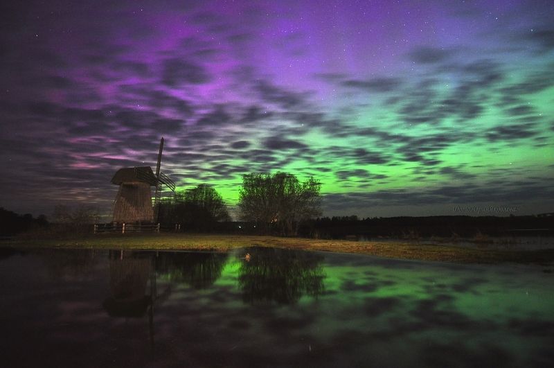 весна. россия.псковская область. михайловское . музей заповедник.пушкинские горы. мельница. ночь. полярное сияние.половодье. вода. река сороть. Вошебная ночь в сказачном месте. фото превью