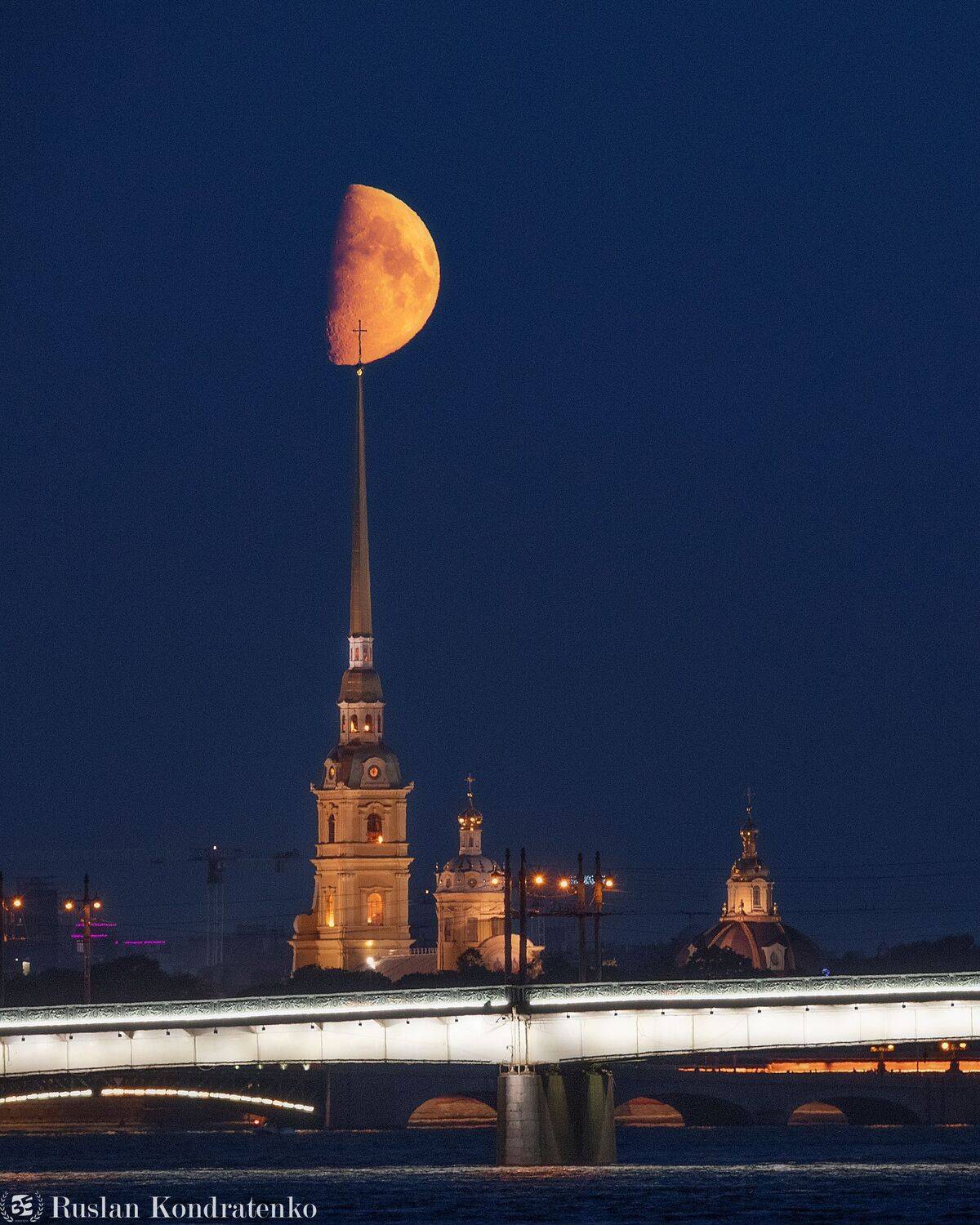 санкт-петербург, петропавловский собор, петропавловская крепость, прострел, луна, заход луны, Руслан Кондратенко