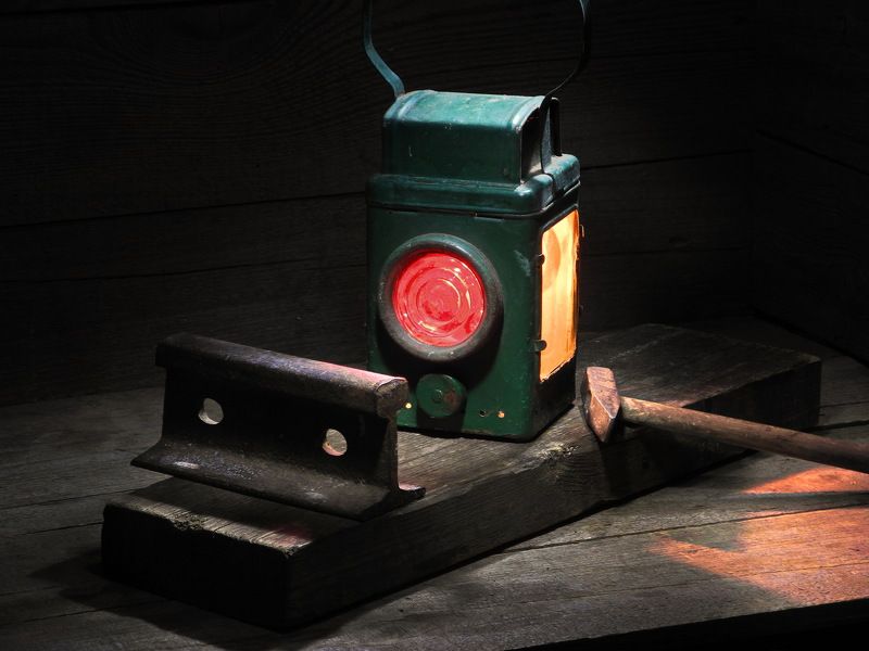 фонарь, молоток, рельсы, история, Фонарь обходчика. фото превью
