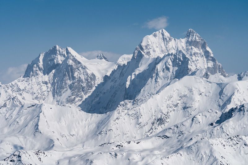 Ослепительные хребты Кавказских гор... Dazzling ridges of the Caucasus Mountains… фото превью
