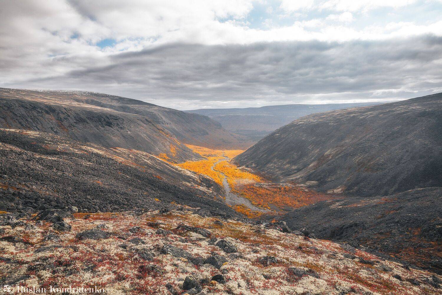 ловозерские тундры, сейдозеро, кольский полуостров, эльморайок, перевал, перевал эльморайок, горы, долина, осень, Руслан Кондратенко