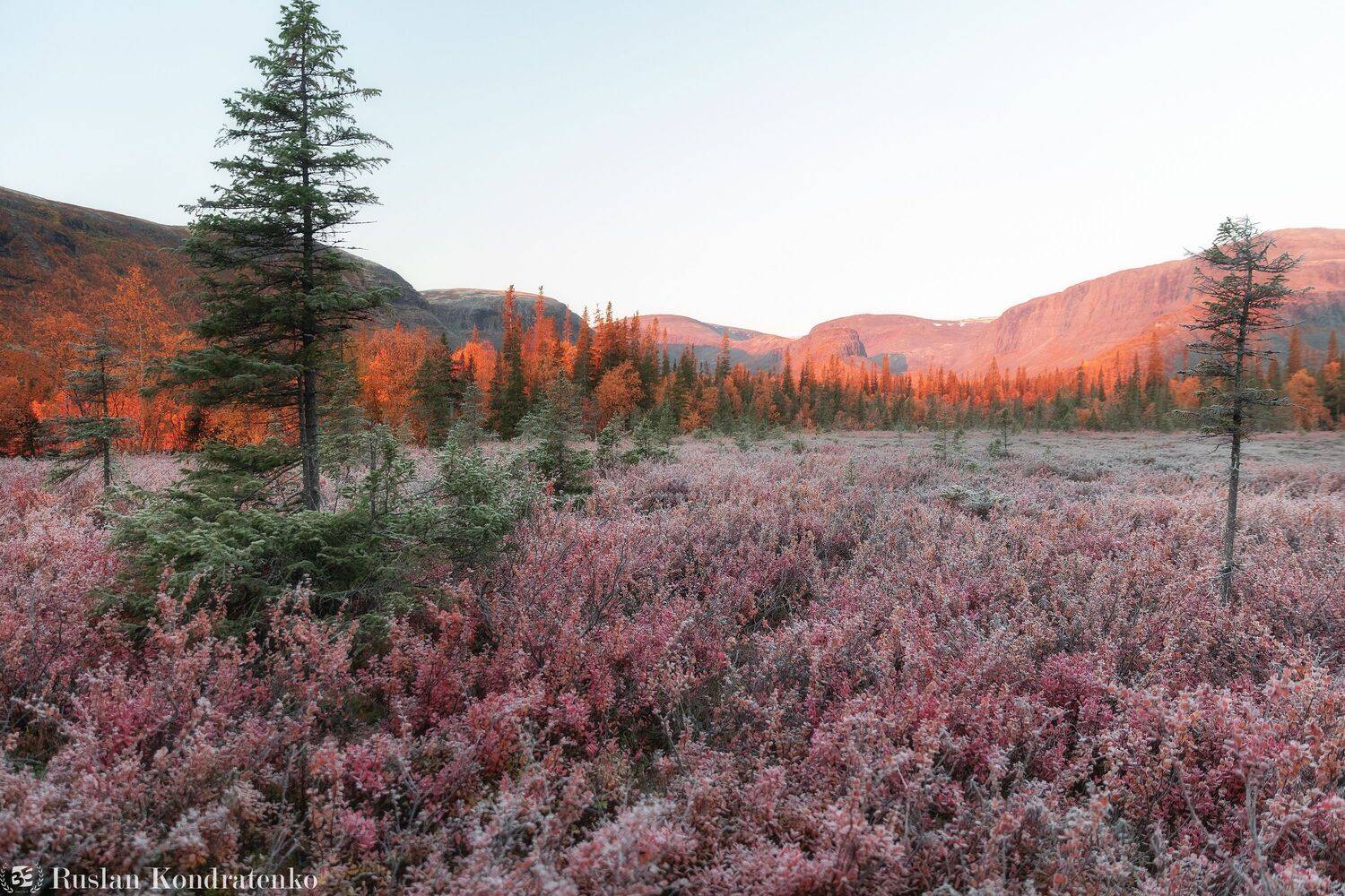 ловозерские тундры, сейдозеро, кольский полуостров, эльморайок, перевал, перевал эльморайок, горы, долина, осень, Руслан Кондратенко