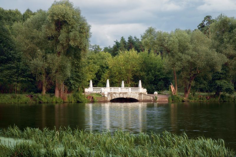 Вид на мраморный мостик фото превью