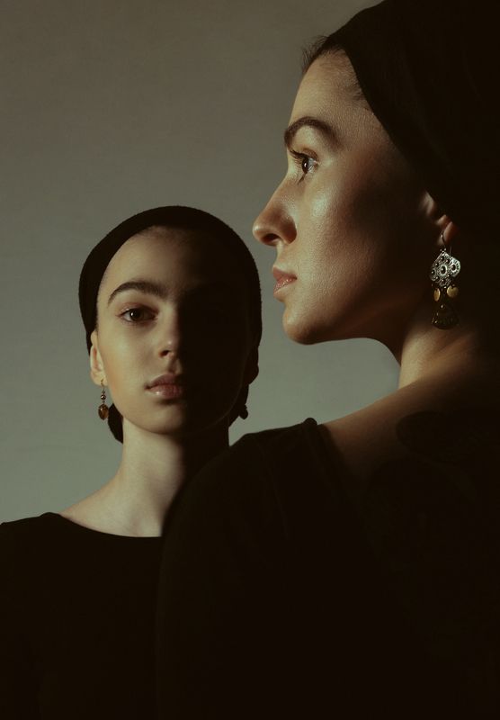 Mother and daughter фото превью