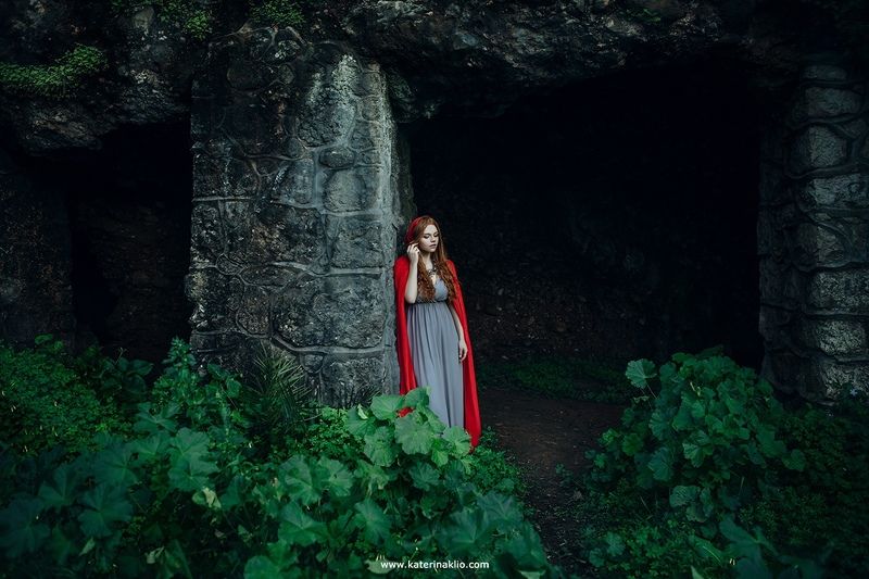 red, woman, model, cloak, girl, fairy, magic, magical, wonderful, foresl, beauty, beautiful, nature Red cloak фото превью