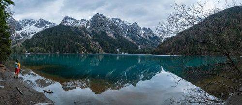 Біля озера......