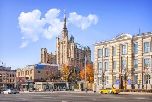 Высотка на Кудринской площади