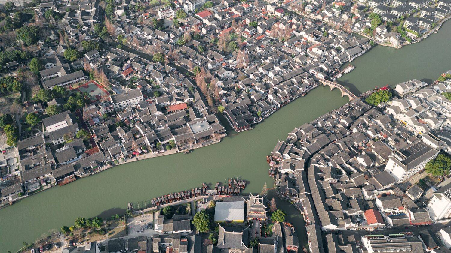 water, creek, river, boat, ancient, building, house, temple, bridge, touristic, Druz Denys