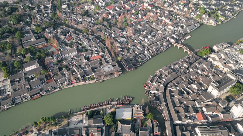 water, creek, river, boat, ancient, building, house, temple, bridge, touristic Zhujiajiao Watertown (朱家角镇) фото превью