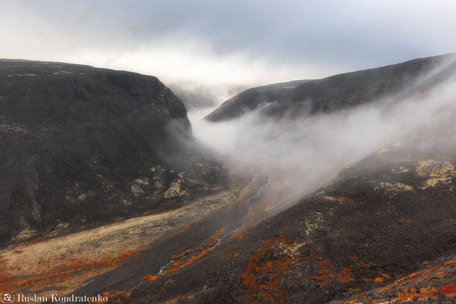 ловозерские тундры, сейдозеро, кольский полуостров, эльморайок, перевал, перевал эльморайок, горы, долина, осень, тулбнюнуай, Руслан Кондратенко
