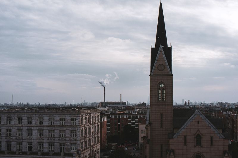 city, metropolis, huge, clouds, pipe, vapor, smoke, buildings, church, street Cloud Factory фото превью