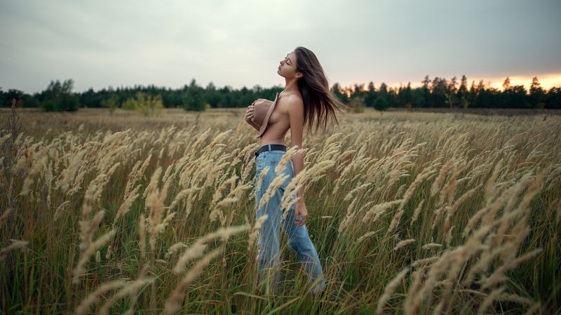 portrait, nude, nature, field, girl, sony, sigma, 35mm, портрет, ню, девушка, поле, женский портрет, природа, tomarov, v_tomarov, томаров, владимир томаров Vika фото превью
